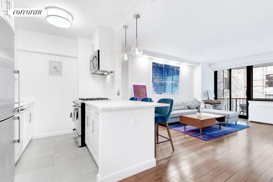 45 E 25th St in New York, NY - Building Photo