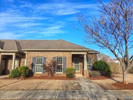 44 Atherton Cir SW in Huntsville, AL - Building Photo