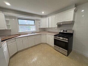 34 East Ave in Middletown, NY - Building Photo - Building Photo