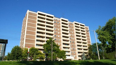 Villa Nova in Toronto, ON - Building Photo - Building Photo