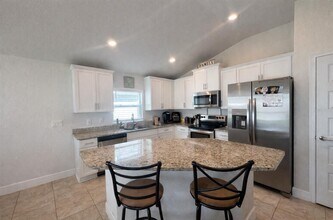 14529 Scottburgh Glen Dr in Wimauma, FL - Building Photo - Building Photo