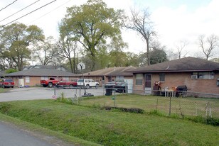 7227 Boyce St in Houston, TX - Building Photo