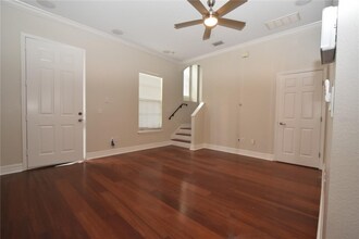 1007 Edison Park Ct in Tampa, FL - Building Photo - Building Photo