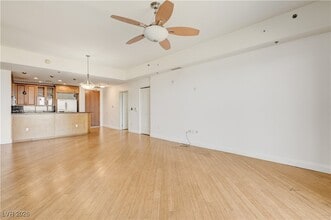 8255 S Las Vegas Blvd in Las Vegas, NV - Foto de edificio - Building Photo