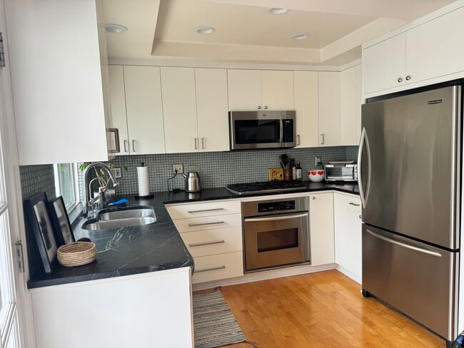 912 Monterey Blvd in Hermosa Beach, CA - Building Photo - Building Photo