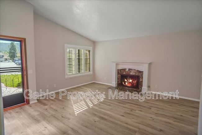 27553 Saffron Ln in Santa Clarita, CA - Building Photo - Building Photo