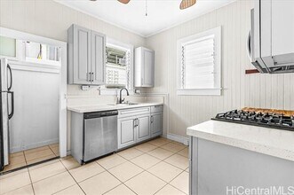 204 Huali St in Honolulu, HI - Building Photo - Building Photo