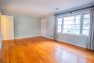 135 Brookwood Dr in Athens, GA - Building Photo - Building Photo