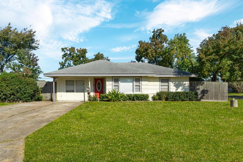 1502 15th Ave N in Texas City, TX - Building Photo