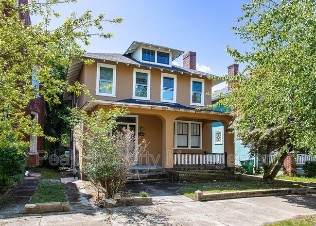 property at 1304 Bainbridge St