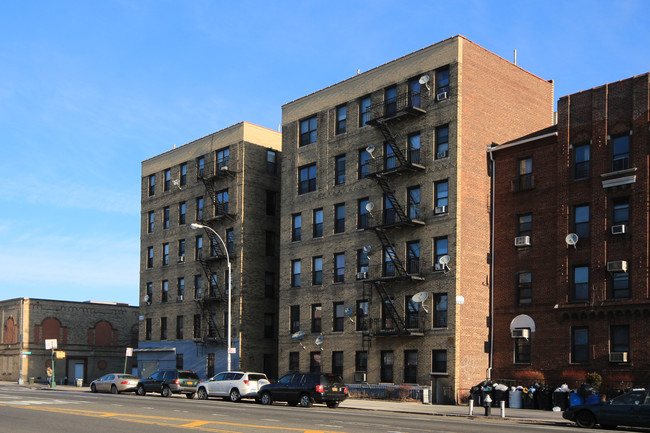 505 Rockaway Pky in Brooklyn, NY - Foto de edificio - Building Photo