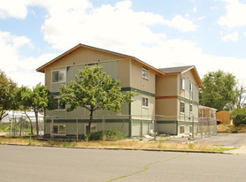 2824 E Everett Ave Apartments