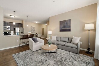 4788 Holmes St in Dublin, OH - Foto de edificio - Building Photo