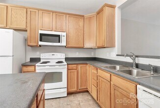 12847 Bullock Greenway Blvd in Charlotte, NC - Building Photo - Building Photo