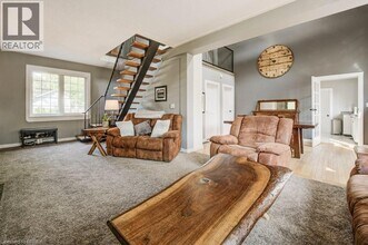 460 King Edward St in Brant, ON - Building Photo - Building Photo