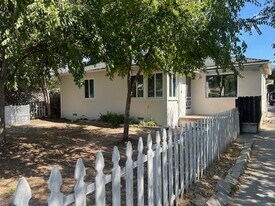 202 Bald St in Ojai, CA - Building Photo