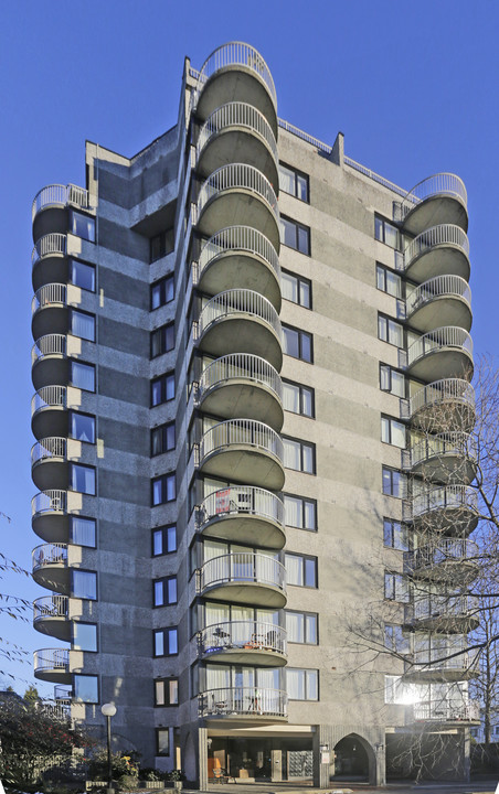 Canaland Apartments in Vancouver, BC - Building Photo