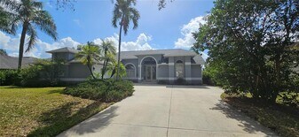 11729 Timberline Cir in Ft. Myers, FL - Building Photo