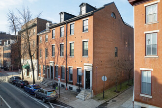 304-306 S 10th St in Philadelphia, PA - Foto de edificio - Primary Photo