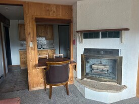550 Heinz Pkwy in Estes Park, CO - Building Photo