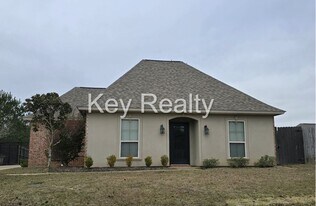 309 Cross Ridge in Pineville, LA - Building Photo