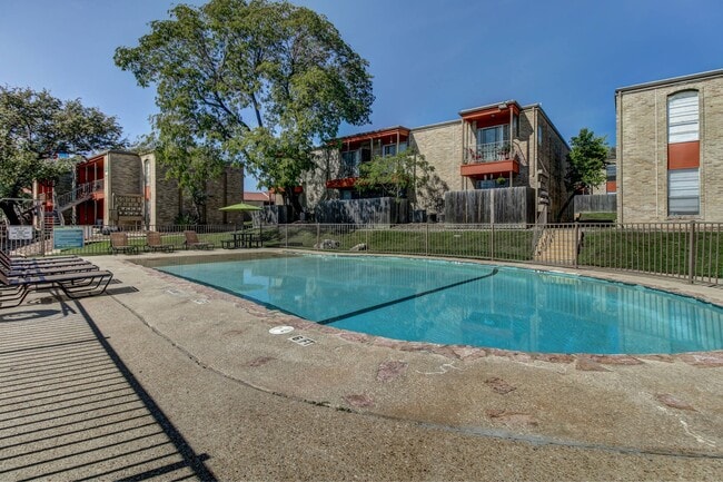 Oak Terrace in San Antonio, TX - Building Photo - Building Photo