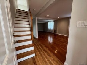 349 N 4th St in Lindenhurst, NY - Building Photo - Building Photo