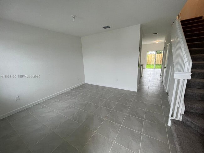 2696 SE 18th St in Homestead, FL - Building Photo - Building Photo