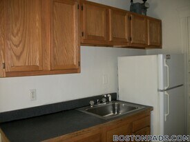 231 Park Dr, Unit 2 in Boston, MA - Building Photo
