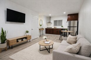 2707 Cridge St, Unit B in Riverside, CA - Building Photo