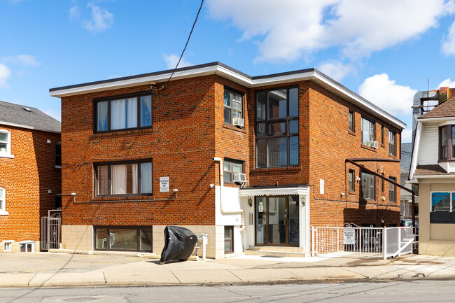 1301 Weston Rd in Toronto, ON - Building Photo - Building Photo