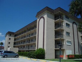 4105 Ocean Beach Blvd in Cocoa Beach, FL - Building Photo