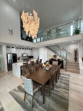 5241 Seabreeze Way in Oxnard, CA - Building Photo - Building Photo