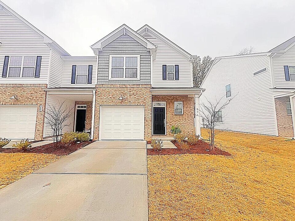 211 Stellate Pl in Simpsonville, SC - Building Photo