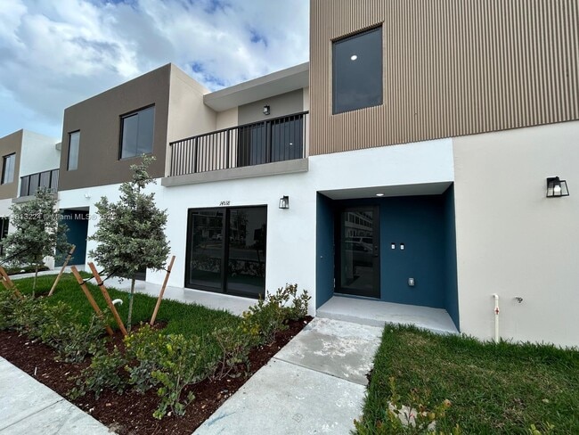 14625 SW 262nd St, Unit 1
