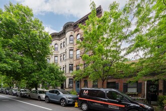 12 Lincoln Pl in Brooklyn, NY - Building Photo - Building Photo