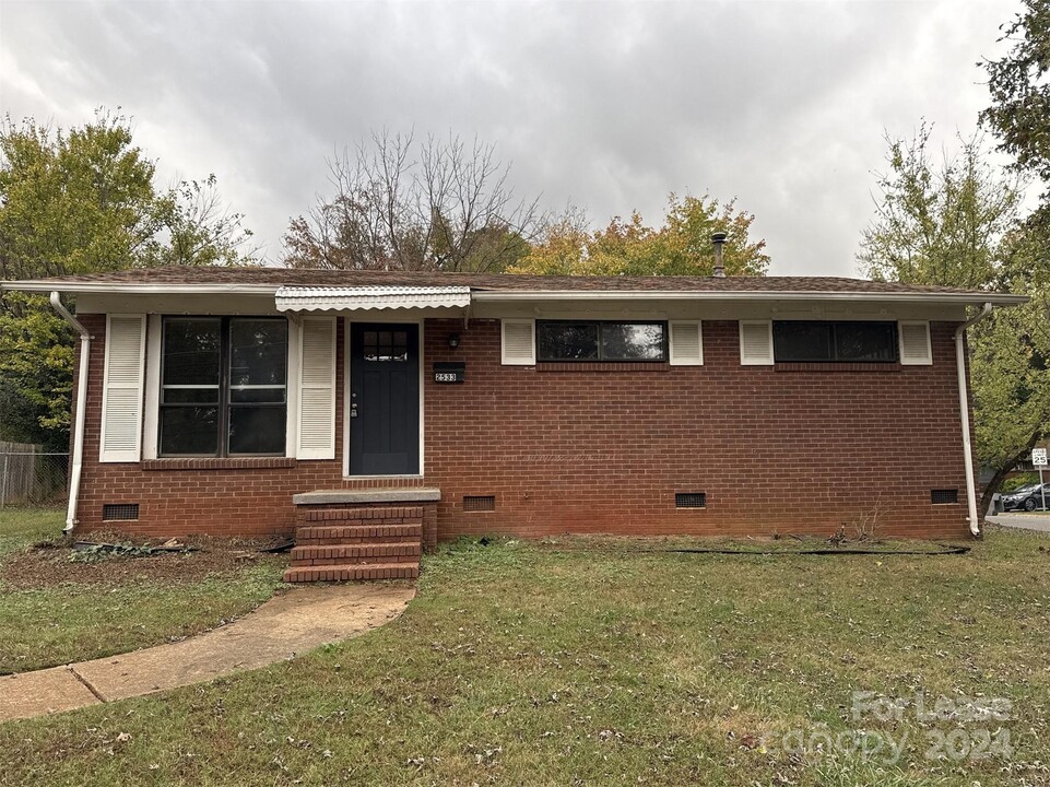 2533 Alleghany St in Charlotte, NC - Building Photo