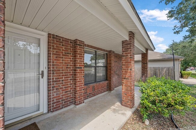 9711 Diamond Cliff Dr in Helotes, TX - Building Photo - Building Photo