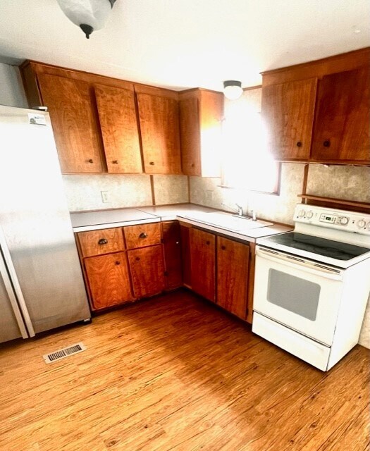 250 Pioneer Dr in Dillon, MT - Building Photo