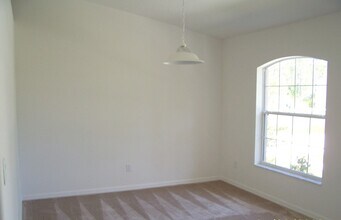 37 Red Barn Dr in Palm Coast, FL - Building Photo - Building Photo