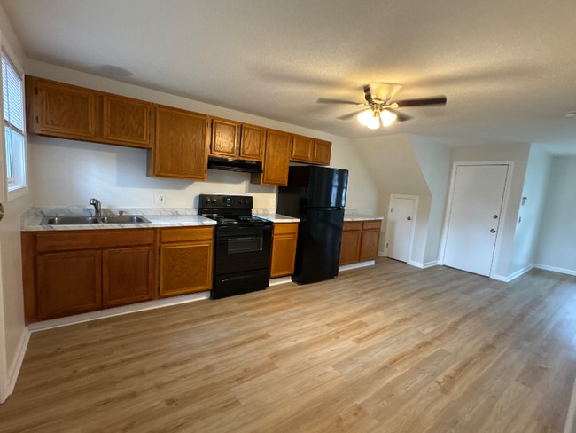 337 Montcalm St in Chicopee, MA - Building Photo - Building Photo