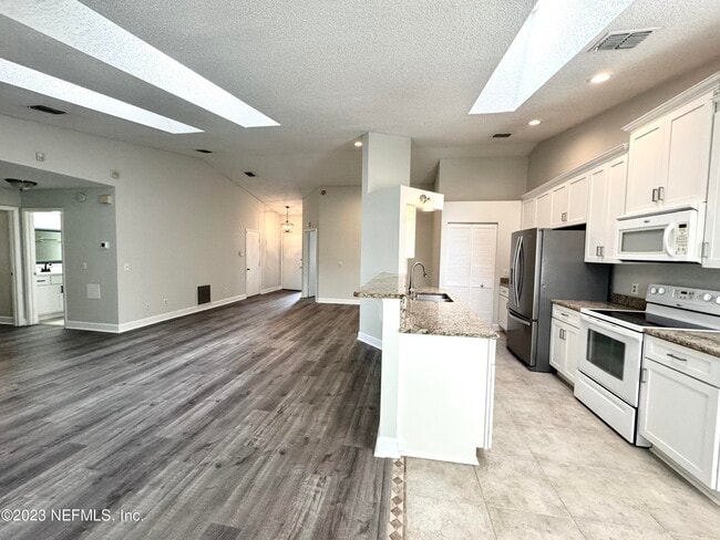 103 Quail Cove in Palm Valley, FL - Building Photo - Building Photo