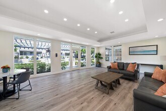The Cape in Costa Mesa, CA - Foto de edificio - Building Photo