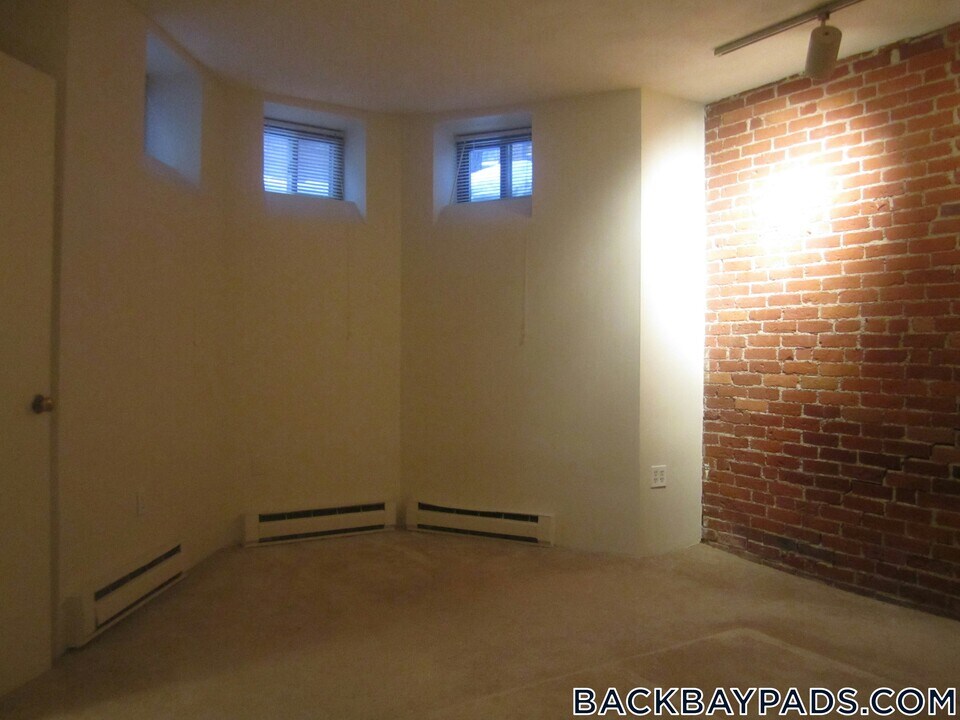 30 St Germain St in Boston, MA - Building Photo