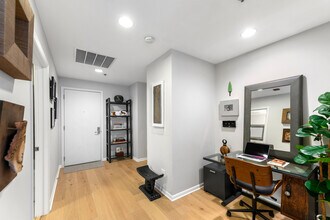 225 S Sangamon St in Chicago, IL - Building Photo - Building Photo
