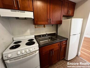 33 Lancaster Terrace, Unit 312 in Brookline, MA - Building Photo - Building Photo