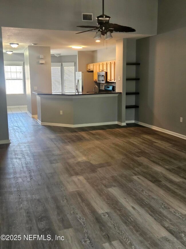 3750 Silver Bluff Blvd in Orange Park, FL - Building Photo - Building Photo