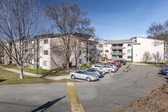 Auburn Ravine Terrace in Auburn, CA - Building Photo - Building Photo