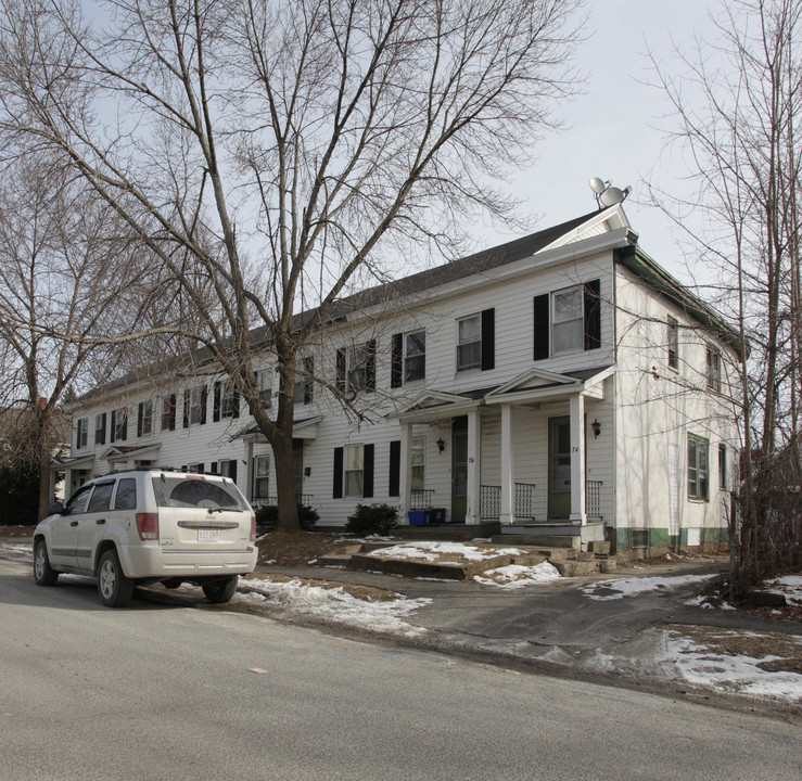 74 Wellington Ave in Pittsfield, MA - Foto de edificio