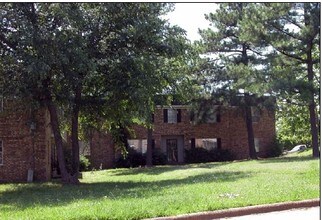 Maple Ridge Apartments in Memphis, TN - Building Photo - Building Photo